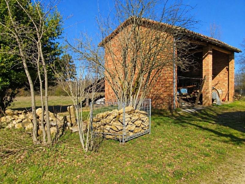 Rustico con Giardino in Area Panoramica