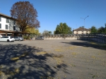 Lungo la Via Emilia, Palazzina intera con Locale ristorante-5 Appartamenti-Ufficio e Ampia Area Cortilizia.