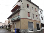 Vendesi Intero stabile con due Appartamenti + Negozio