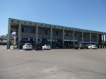 Fidenza: ufficio lungo la via Emilia con ampio parcheggio