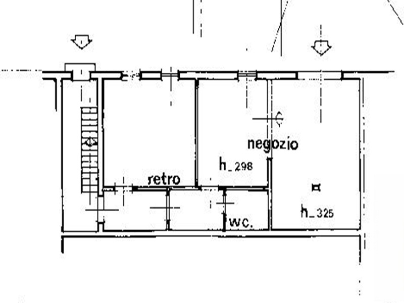Fidenza negozio sulla via Emilia con ampio parcheggio