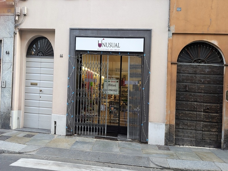 Negozio Parma via Nino Bixio