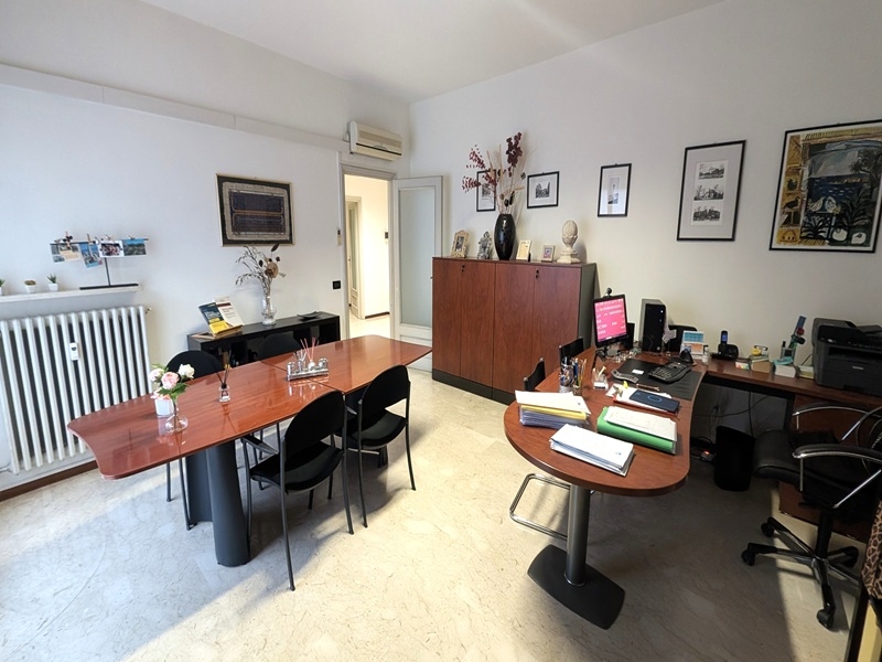 Ufficio in Affitto - Fidenza, Via Berenini (Zona Centrale)