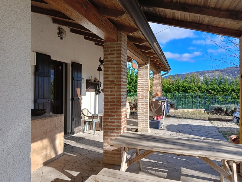 Zona collinare Groppovisdomo Casa con Deposito e Terreno