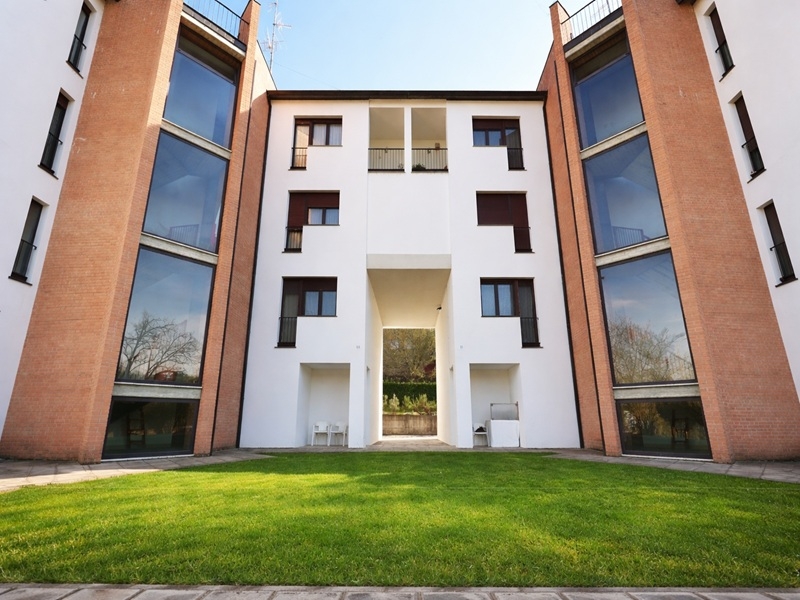 Appartamento Quadrilocale con loggia e spazi generosi
