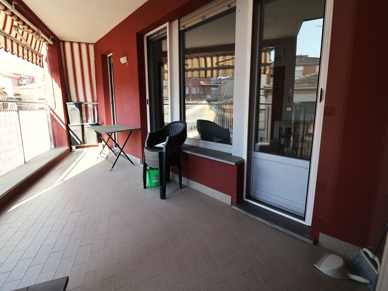 Fidenza: Bilocale arredato con ampia loggia