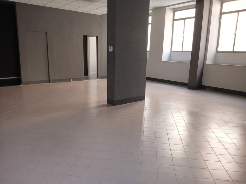 Fiorenzuola Centro - Ampio Locale Commerciale di 90 mq, Ristrutturato e Climatizzato